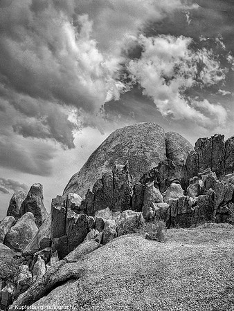 Stone Monument-Alabama Hills,Lone Pine,CA